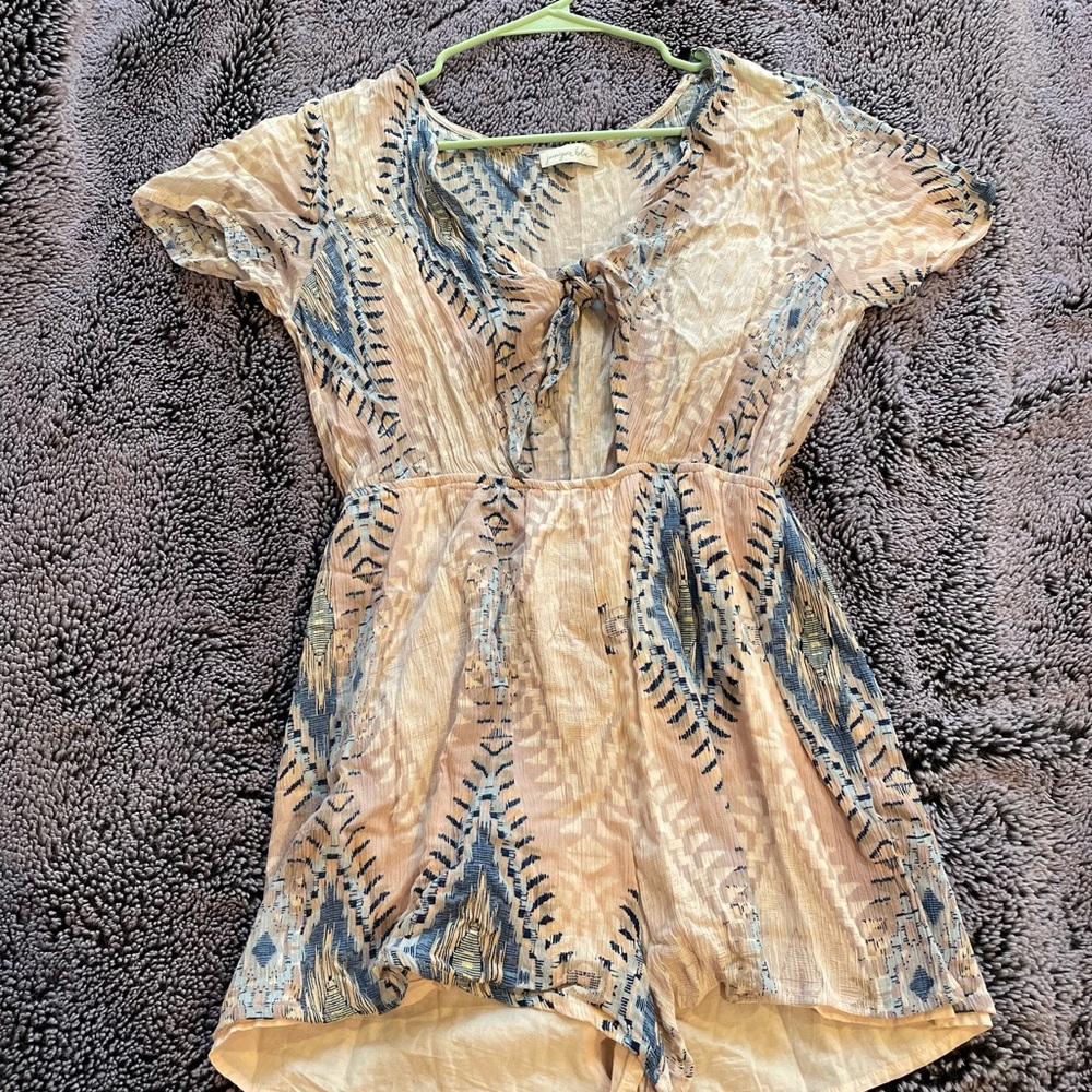 South Moon Under, Juniper Blu romper- like new without tags